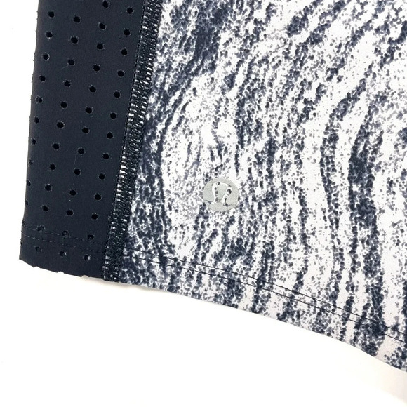 Lululemon Water Sweat 2 Swim Water Short Texture Twist White Black - Picture 3 of 7